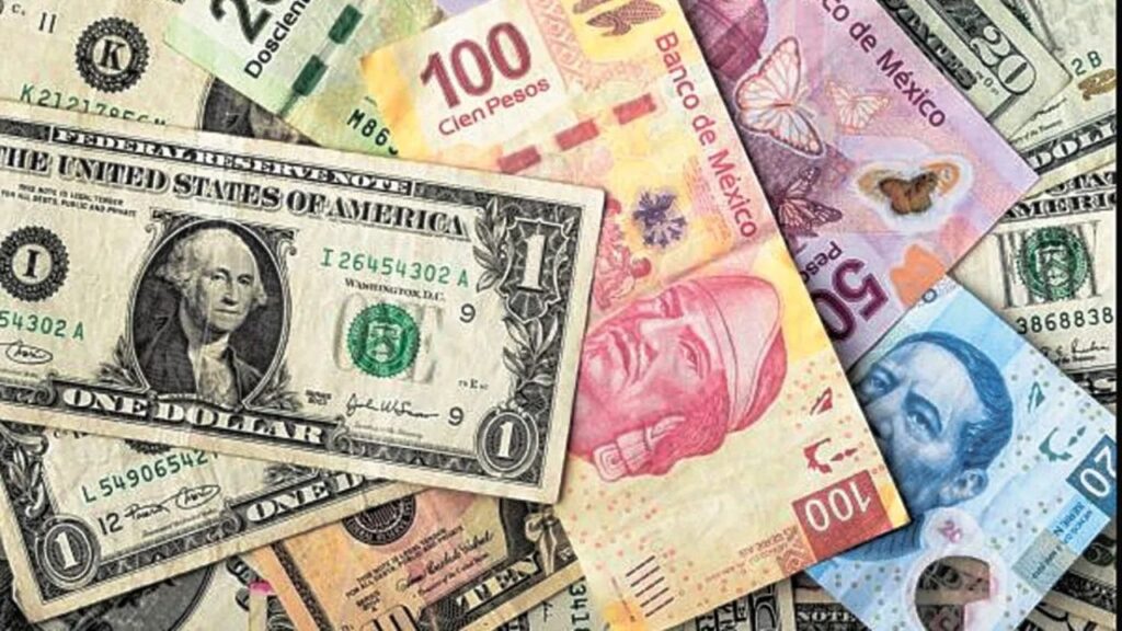 El peso comienza la semana con caída frente al dólar