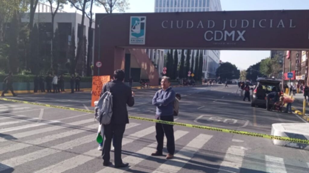 Bloqueo en Avenida Niños Héroes por protestas del Poder Judicial