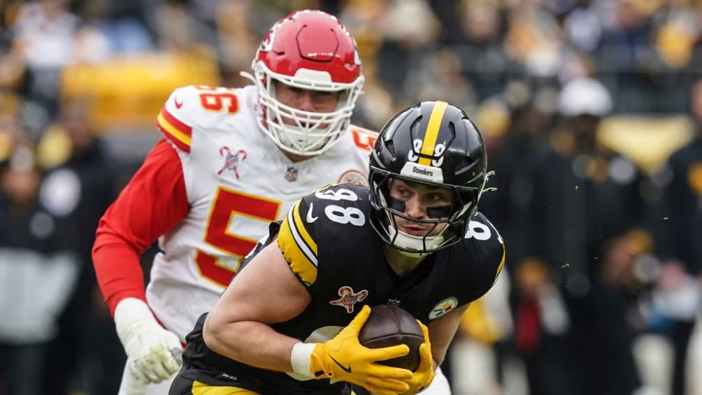 CHIEFS Y RAVENS BRILLAN, STEELERS Y TEXANS DEJAN DESEOS EN NAVIDAD DE NFL EN NETFLIX.