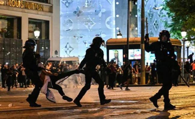 FESTEJO DEL PSG DEJA DOS MUERTOS Y MÁS DE 500 DETENIDOS EN PARÍS