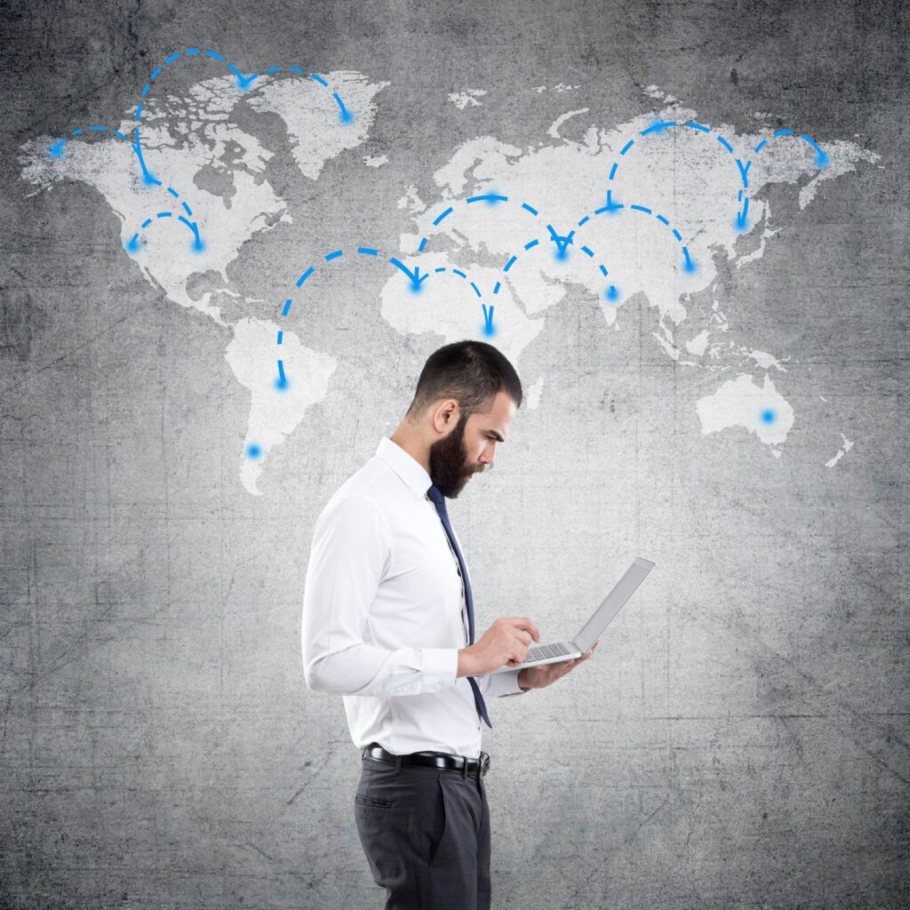 LIDERAR EN UN MUNDO INTERCONECTADO: EL VALOR DE ESTUDIAR UN POSGRADO HOY
