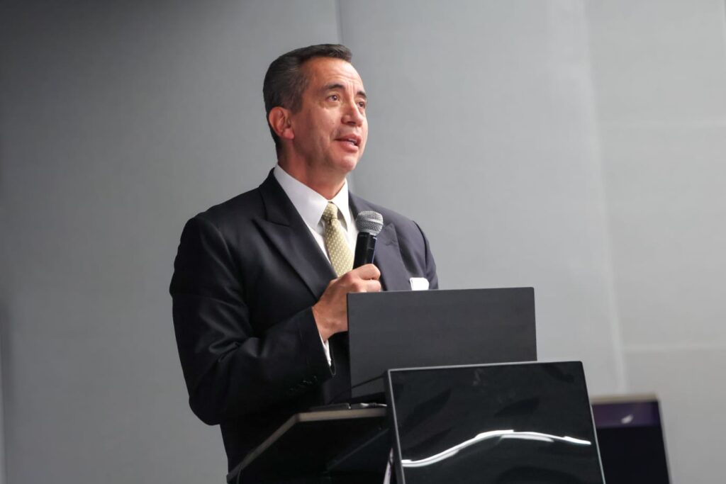 Actinver presenta Eterno optimista bursátil,   quinto título de la Biblioteca Actinver-SNX