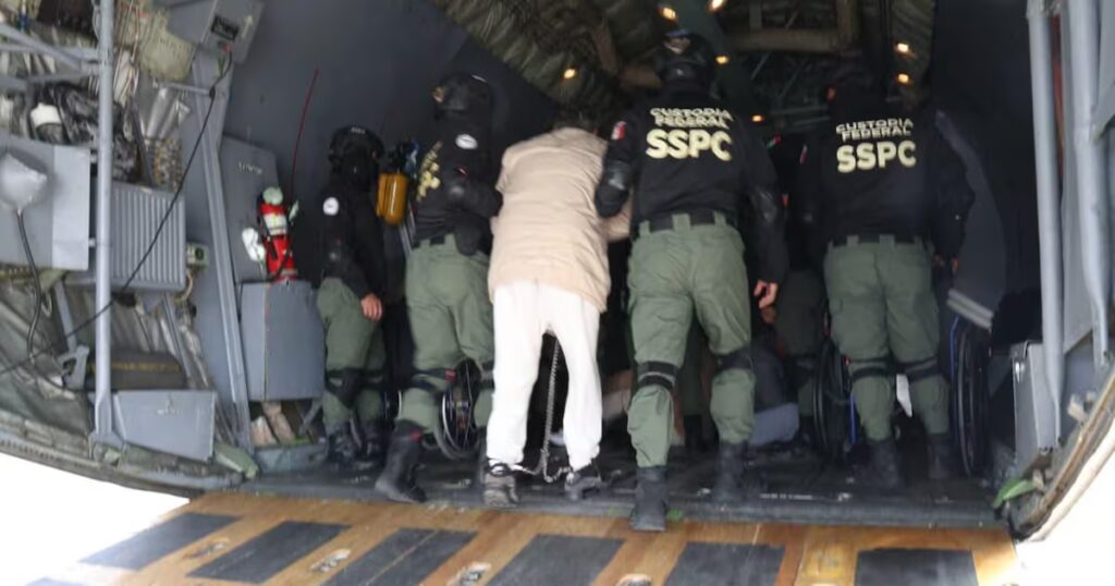 Familiares de tres narcos entregados a EU denuncian traición a la patria contra Sheinbaum y Consejo de Seguridad