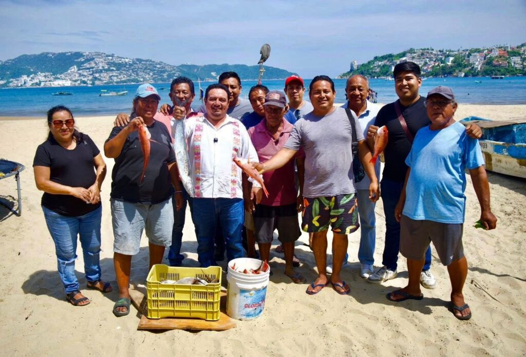 Iván Hernández Díaz destaca apoyo a más de 15 mil pescadores en Guerrero en el Día Mundial del Pescador