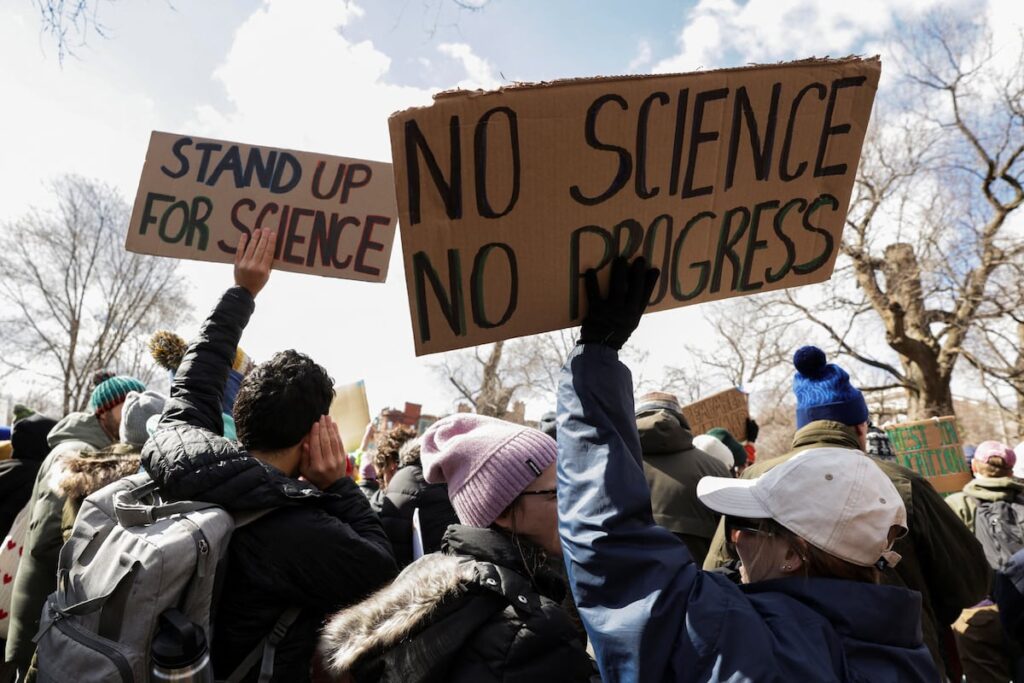 Europa lanza iniciativas para atraer científicos estadounidenses ante políticas de Trump