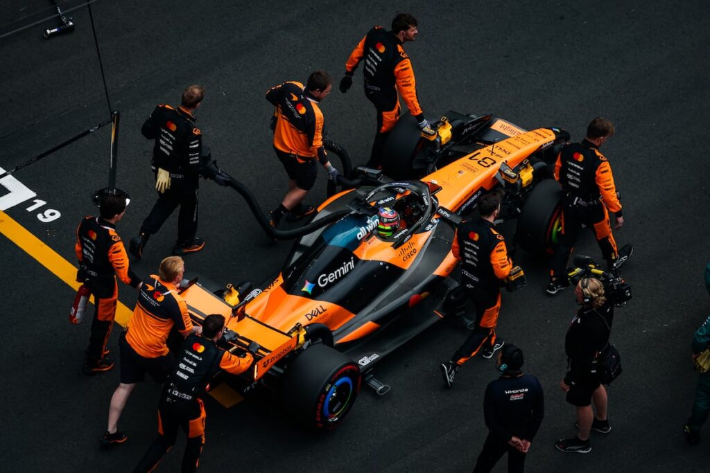 Banda MS lleva el Carnaval de Ensenada a su récord de asistencia; fútbol y boxeo completan la oferta deportiva