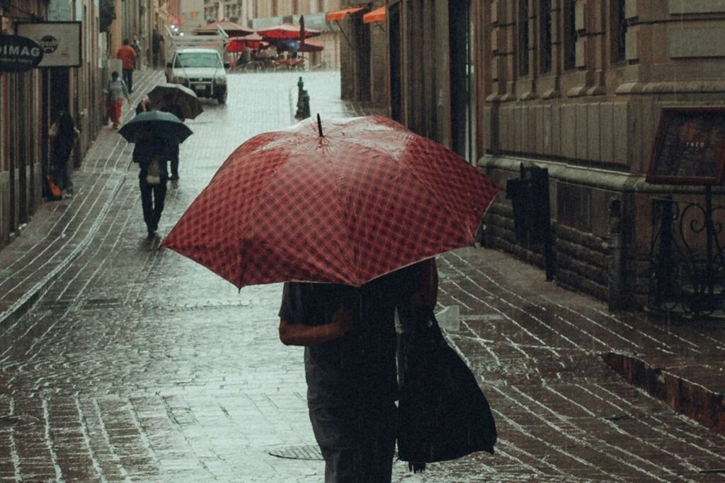 Pronostica SMN lluvias fuertes en el sur y calor intenso en gran parte de México