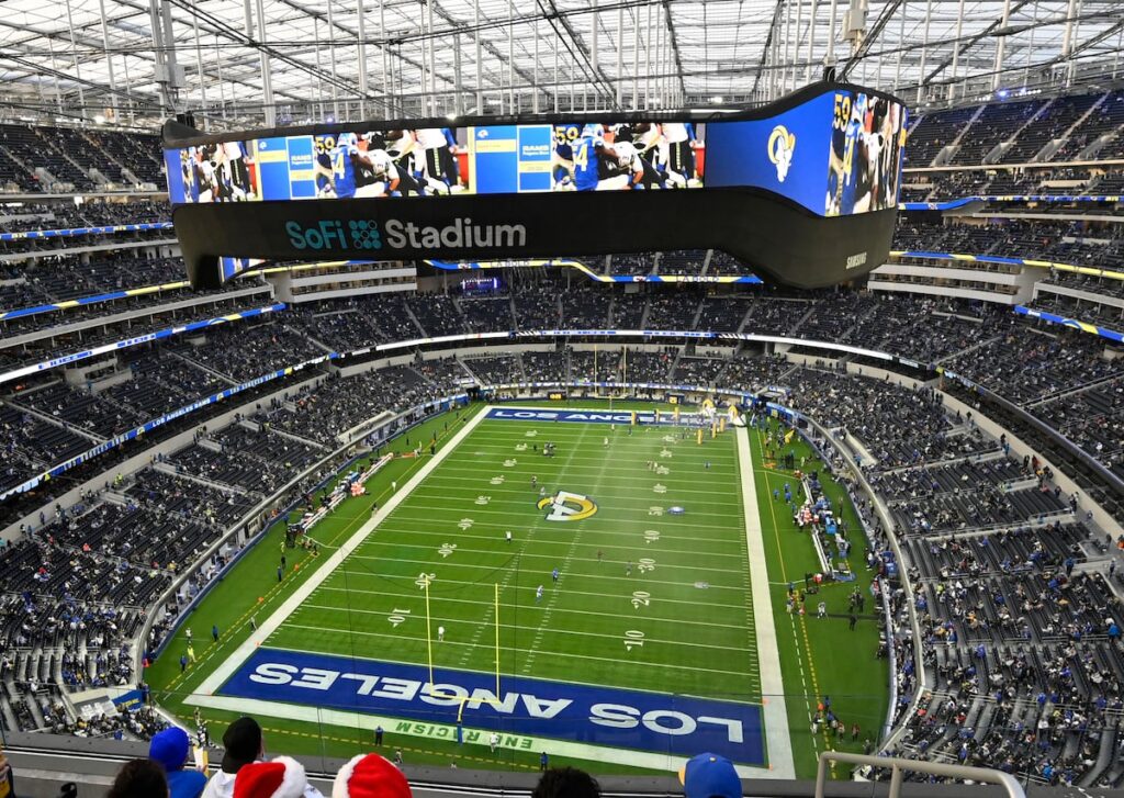 Protestan por desplazamiento en CDMX y sindicato en Los Ángeles amenaza paro previo al Mundial 2026