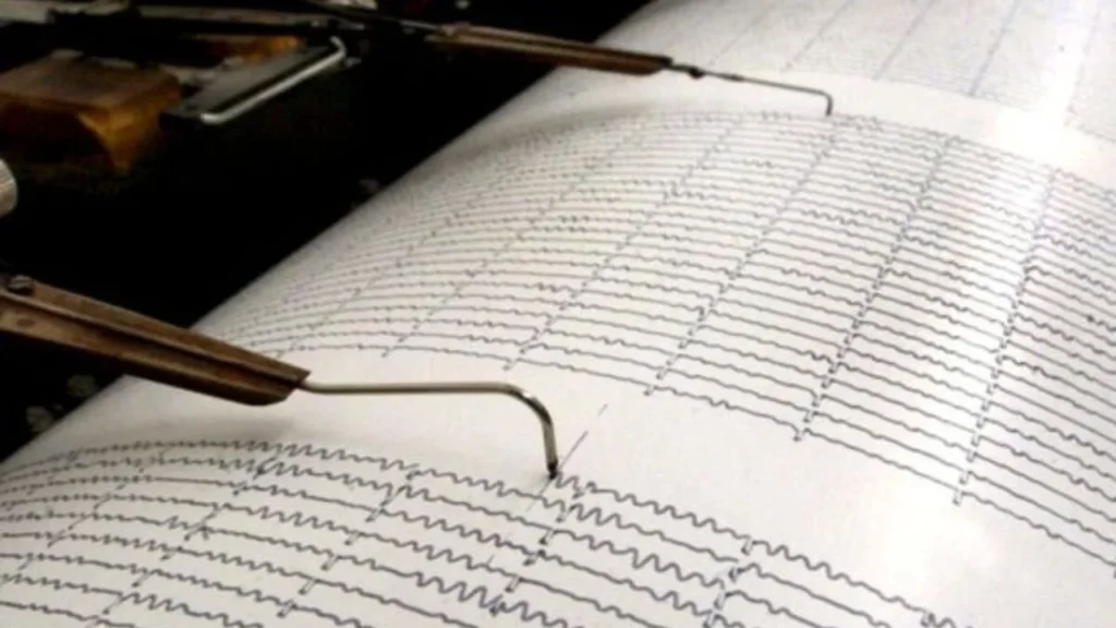 Terremoto en Indonesia activa alerta de tsunami; ataques rusos dejan 10 muertos en Ucrania