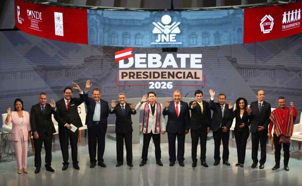 Elecciones en Perú muestran fragmentación extrema e incertidumbre a una semana de los comicios