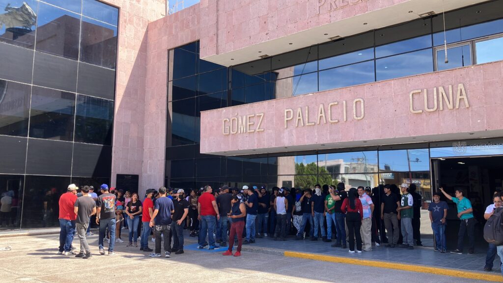 Comerciantes de Gómez Palacio protestan por incumplimiento de horarios de alcohol en Torreón