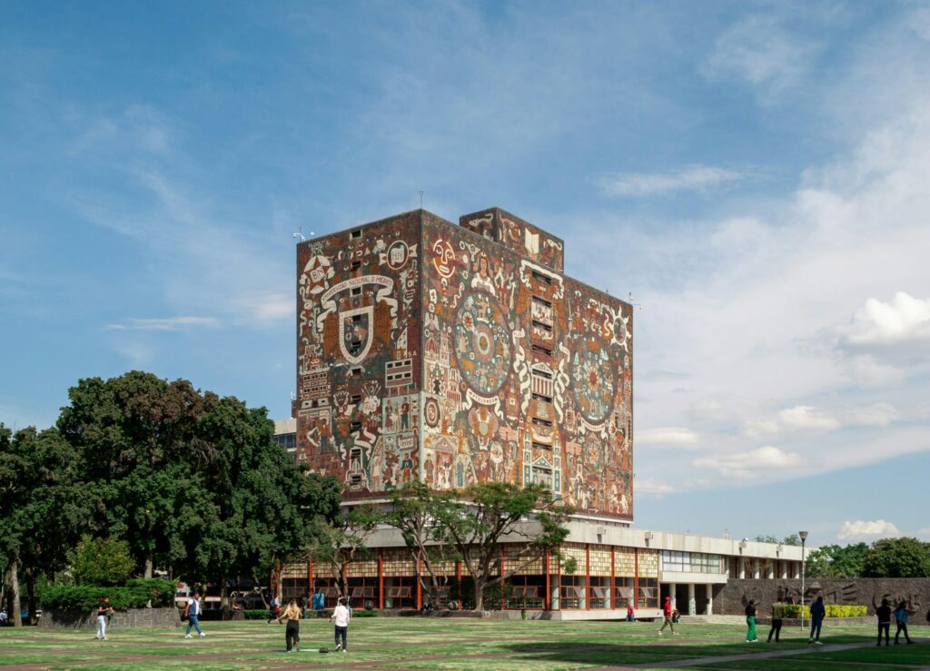 Rector de la UNAM propone volver a evaluaciones orales ante impacto de la IA