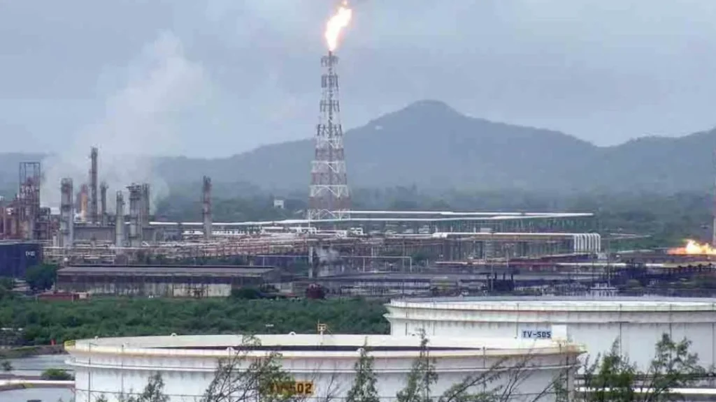 Controlan fuga en planta de Alkilación de la refinería de Salina Cruz