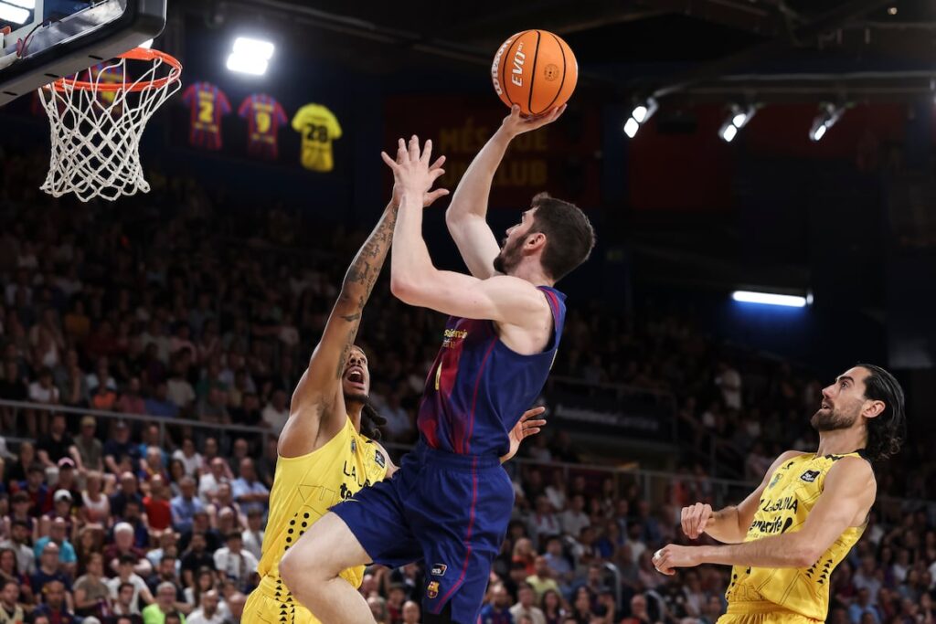 El Barça vence a Tenerife y se coloca a un paso de la final de la Liga Endesa