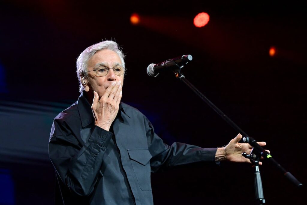 Caetano Veloso inicia gira en Europa y reflexiona sobre situación de Brasil