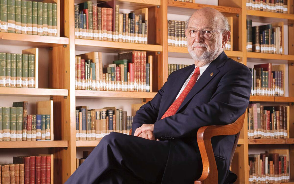 José Sarukhán ingresa a El Colegio Nacional como biólogo y ecólogo
