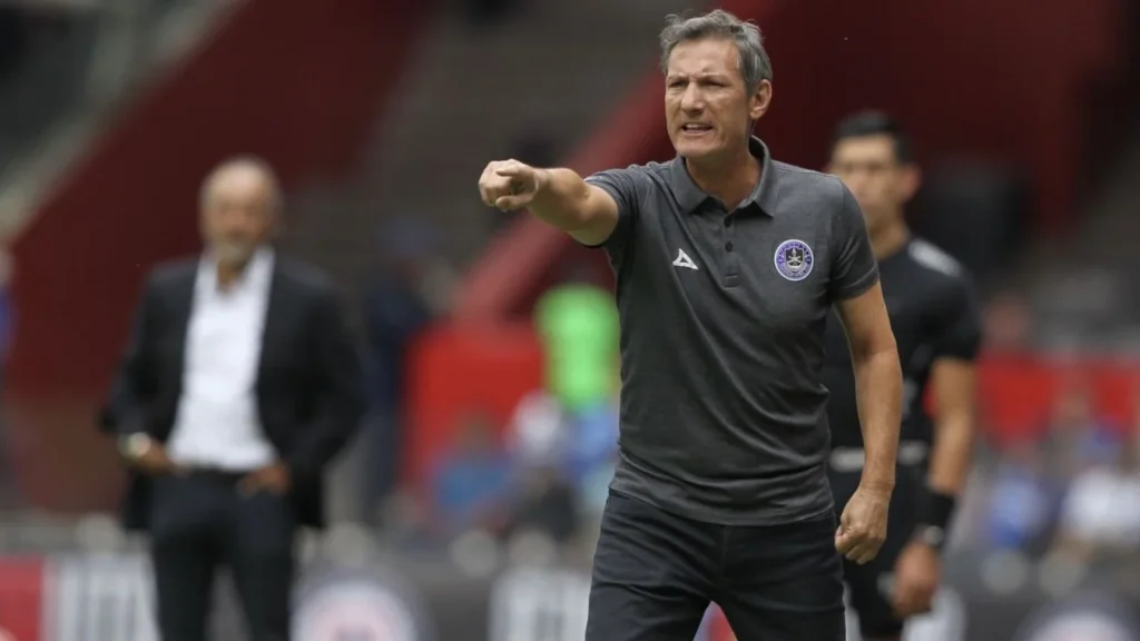 Analistas ven a México con opción de cuartos de final tras vencer 2-0 a Sudáfrica; Murrieta critica precios del Mundial