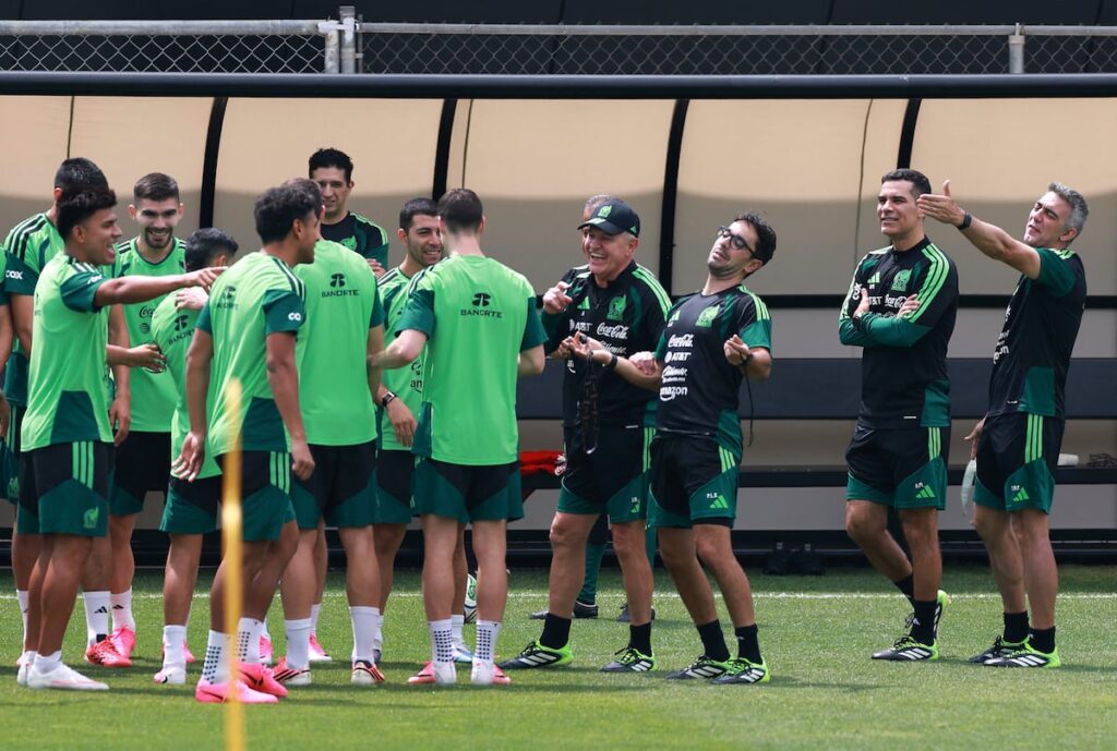 Selección mexicana entrena en el CAR con Aguirre y Márquez previo a debut mundialista