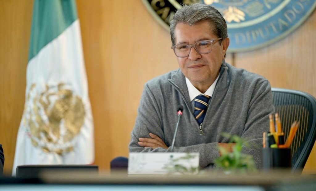 PRI exige comparecencia de secretarios por suspensión de aguacate; Monreal llama a cerrar filas